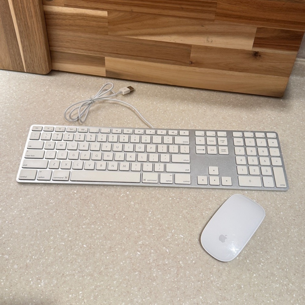 Apple full size Wired Keyboard with Numeric KeyPad + Magic Mouse w/ touchpad